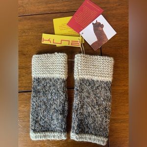 Kuna Alpaca Fingerless Gloves with Thumb Hole